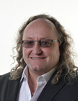 Portret van Dion Graus